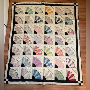Vintage 1930s Colorful Feedsack Fan Friendship Signature Quilt Handmade 66"x77"